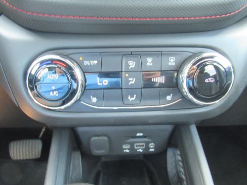 Used 2021 Chevrolet TrailBlazer RS FWD image 28