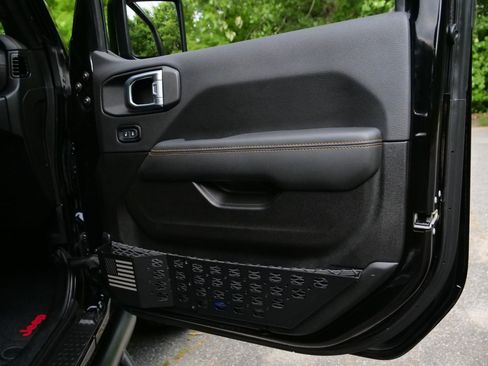 Used 2023 Jeep Gladiator Overland AWD/4WD image 40