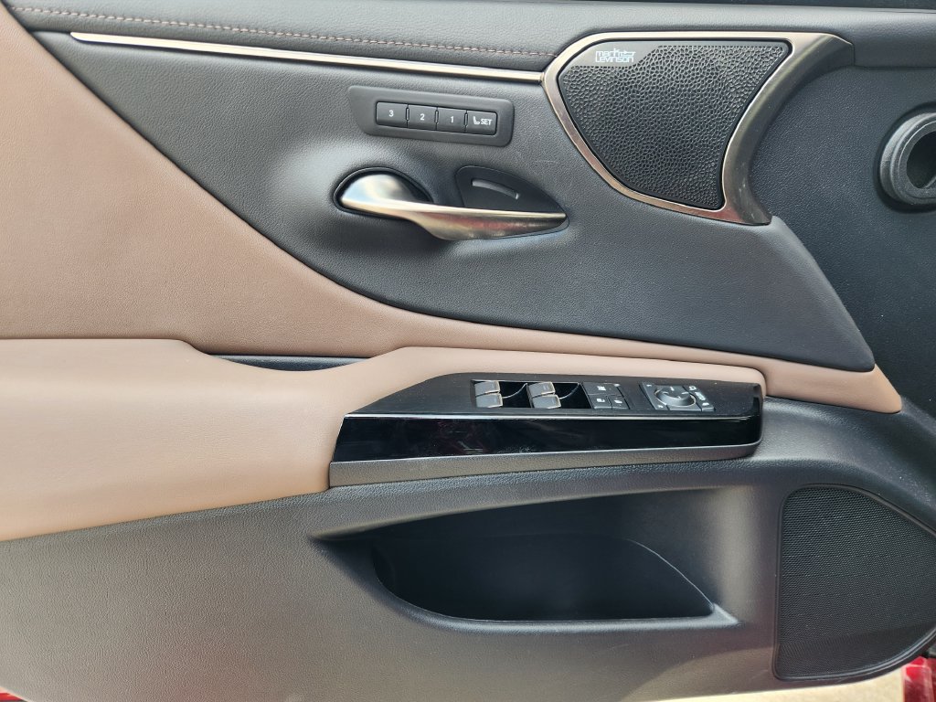 Certified 2023 Lexus ES 350 Ultra Luxury w/ Accessory Package (Z2) FWD image 22