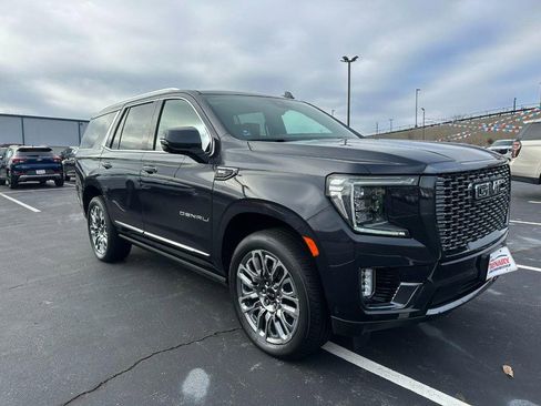 Used 2023 GMC Yukon Denali Ultimate image 2