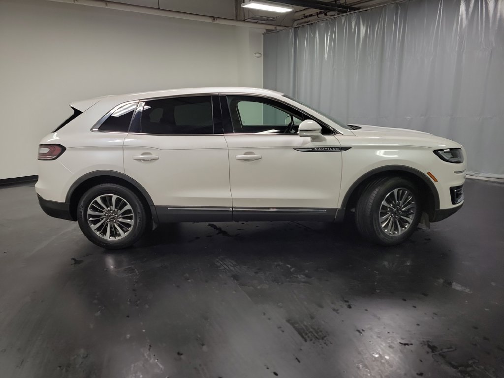 Used 2019 Lincoln Nautilus Select AWD/4WD image 9