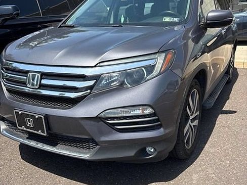 Used 2018 Honda Pilot Touring image 1