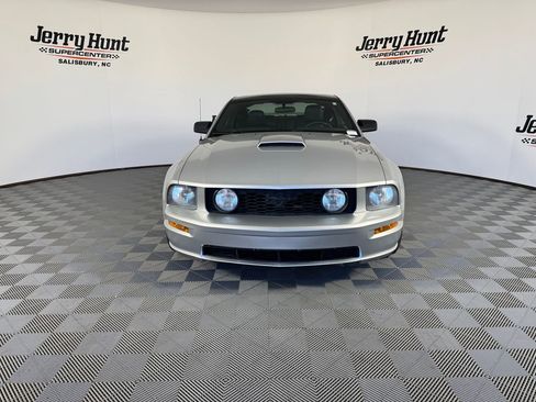 Used 2009 Ford Mustang GT image 6