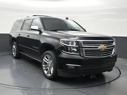 Used 2020 Chevrolet Suburban Premier w/ Premier Plus Edition RWD image 8