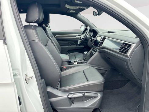 Used 2020 Volkswagen Atlas Cross Sport SEL image 28