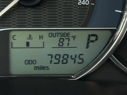Used 2014 Toyota Corolla LE FWD image 23