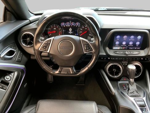 Used 2022 Chevrolet Camaro LT RWD image 5