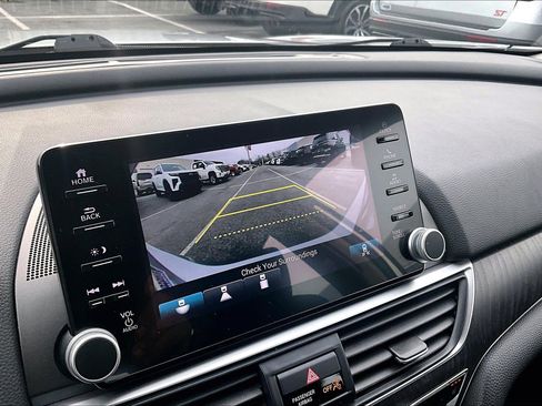 Used 2021 Honda Accord EX image 27
