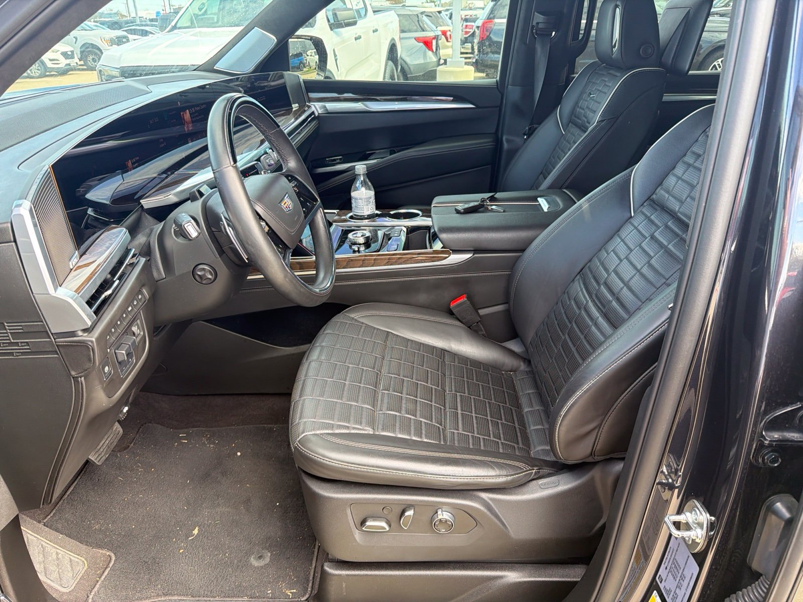 Used 2025 Cadillac Escalade Sport Platinum AWD/4WD image 10