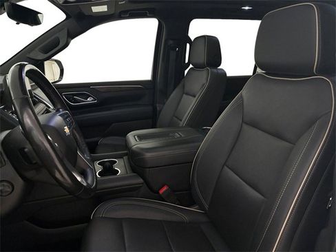 Used 2022 Chevrolet Suburban Premier image 12