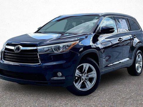 Used 2015 Toyota Highlander Limited Platinum AWD/4WD image 4
