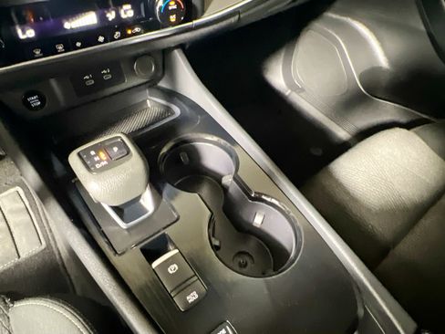 Used 2024 Nissan Rogue SV FWD image 26