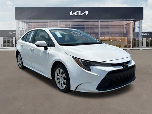 Used 2025 Toyota Corolla LE FWD image 1