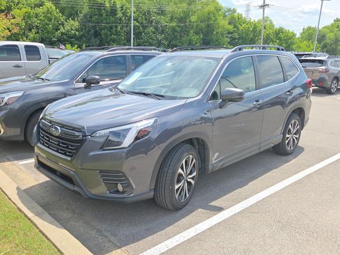 Used 2023 Subaru Forester Limited AWD/4WD image 4