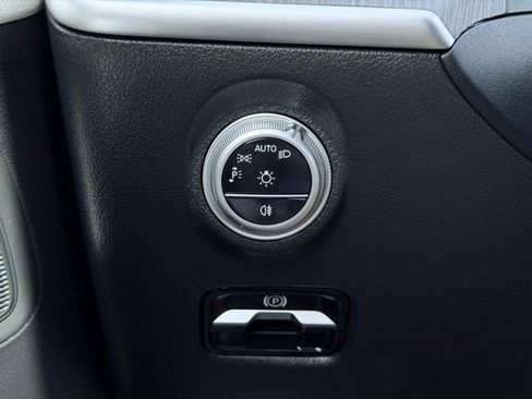 Used 2023 Mercedes-Benz C 300 4MATIC Sedan image 34