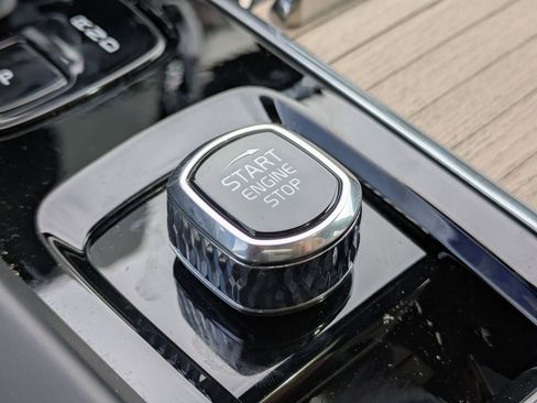 New 2026 Volvo XC60 B5 Core w/ Protection Package Premier image 40