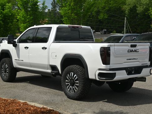 Used 2025 GMC Sierra 2500 Denali Ultimate image 11