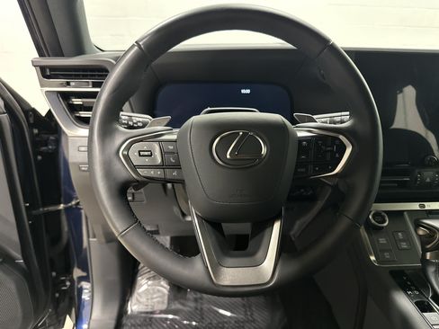 Used 2024 Lexus GX 550 w/ Accessory Package (Z1) AWD/4WD image 18