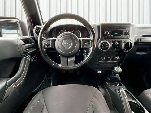 Used 2014 Jeep Wrangler Unlimited Sport w/ Power Convenience Group image 8