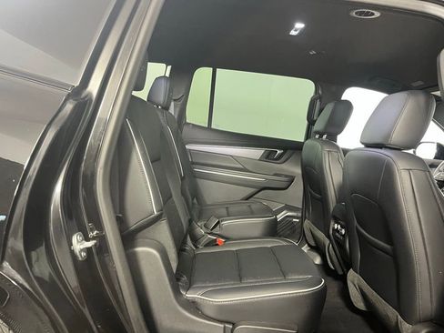 Used 2025 Buick Enclave Sport Touring image 34