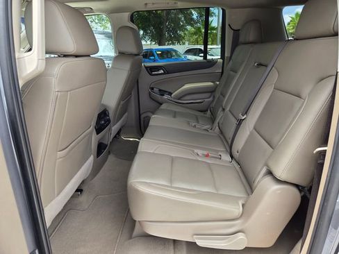 Used 2019 GMC Yukon XL SLT w/ Open Road Package RWD image 17