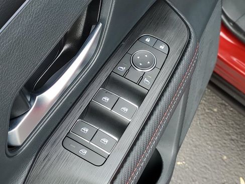 Certified 2026 Nissan Kicks SR FWD image 19