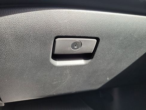 Used 2022 Toyota Highlander XLE image 42