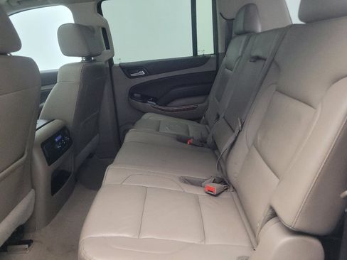 Used 2019 Chevrolet Suburban Premier AWD/4WD image 18