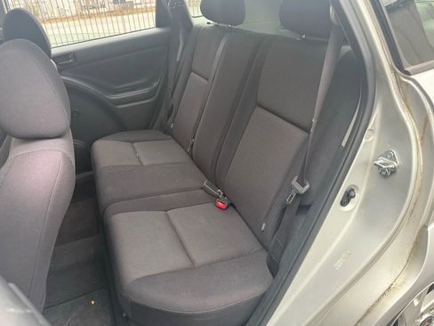 Used 2004 Pontiac Vibe w/ Moon And Tunes Value Package image 10