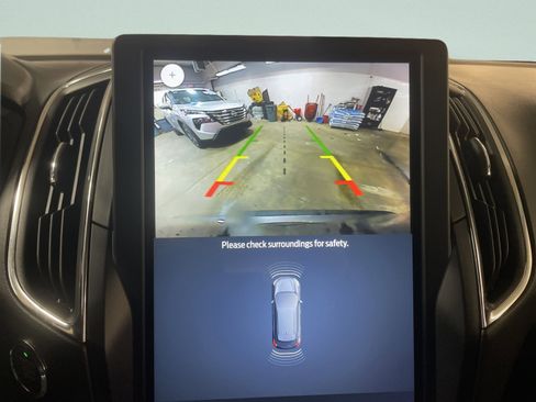 Used 2024 Ford Edge Titanium image 20