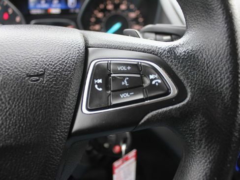 Used 2017 Ford Escape SE image 13