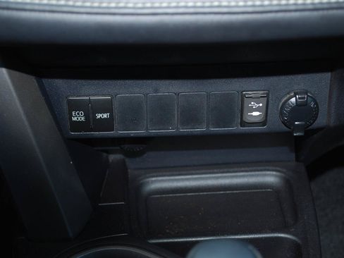 Used 2016 Toyota RAV4 XLE AWD/4WD image 12