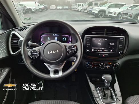 Used 2024 Kia Soul LX w/ Option Group 015 FWD image 10