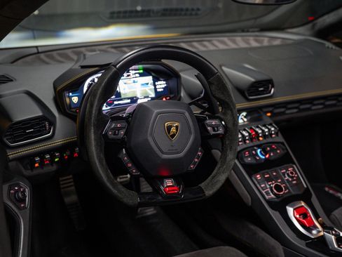 Used 2017 Lamborghini Huracan LP 610-4 AWD/4WD image 7