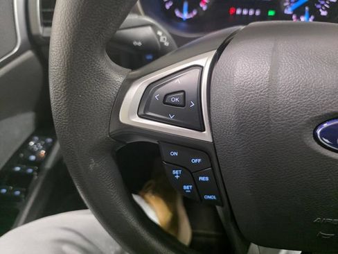Used 2016 Ford Fusion SE w/ SE Cold Weather Package FWD image 16