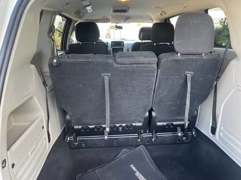 Used 2011 Dodge Grand Caravan Express image 16