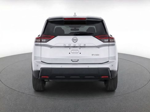 Used 2024 Nissan Rogue SV AWD/4WD image 7