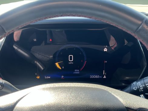 Used 2025 Chevrolet Trax RS FWD image 14