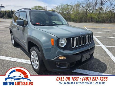 Used 2018 Jeep Renegade Latitude w/ Cold Weather Group AWD/4WD image 7