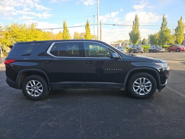 Used 2018 Chevrolet Traverse LS FWD image 2