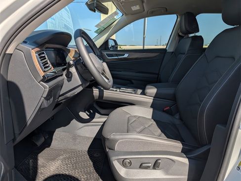 New 2026 Volkswagen Atlas SE image 12