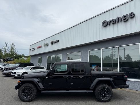 Used 2023 Jeep Gladiator Sport AWD/4WD image 5