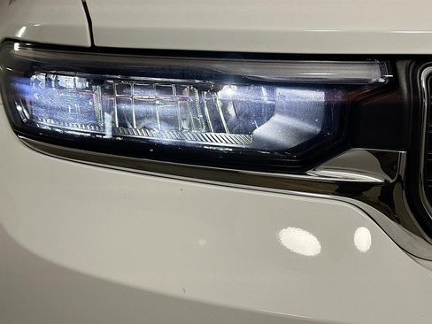 Used 2023 Jeep Grand Cherokee L Laredo image 40