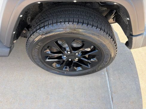 Used 2022 Jeep Wrangler Unlimited Sport AWD/4WD image 9