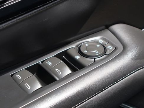 Used 2025 Chevrolet Tahoe LS AWD/4WD image 18
