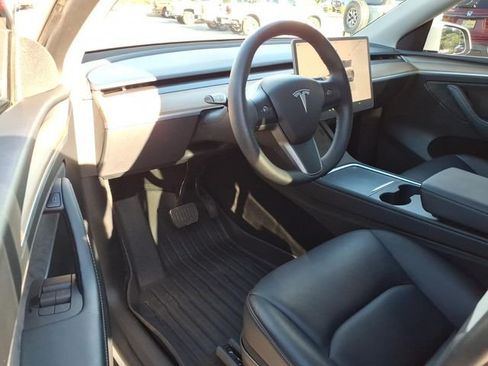 Used 2023 Tesla Model Y Long Range AWD/4WD image 18