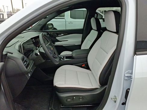 New 2026 Chevrolet Traverse High Country FWD image 6