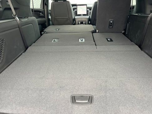 New 2026 GMC Yukon XL Elevation AWD/4WD image 13