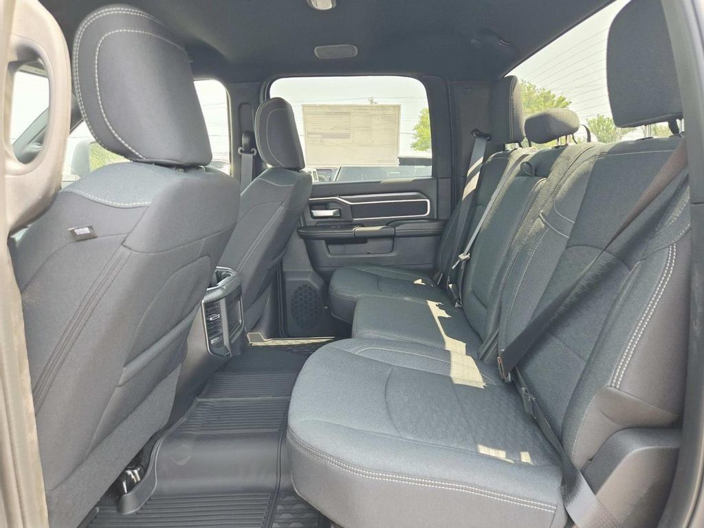 New 2026 RAM 2500 Big Horn AWD/4WD image 18