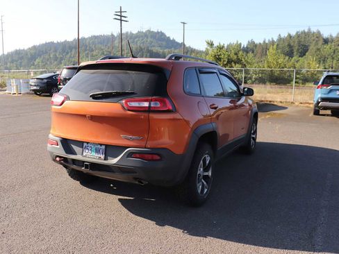 Used 2015 Jeep Cherokee Trailhawk w/ Trailer Tow Group AWD/4WD image 5